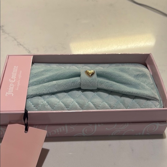 Juicy Couture Blue Clutch Wristlet - Picture 4 of 7